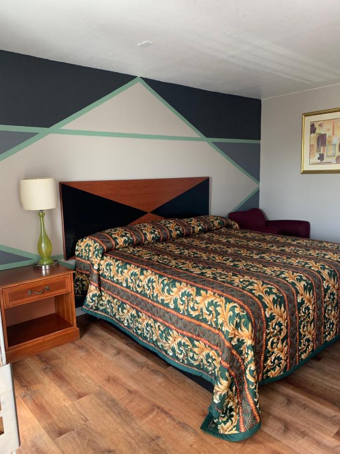 נוקסוויל Royal Inn & Suites מראה חיצוני תמונה